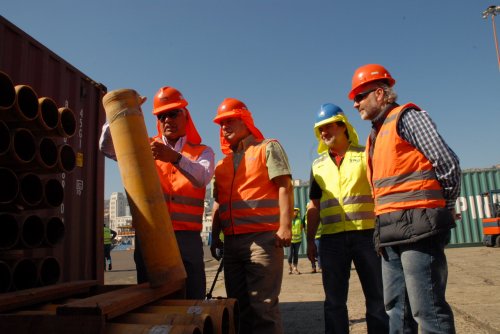 Alcaldes de Valparaíso y Concón visitaron punto de lanzamiento de fuegos artificiales en TPS