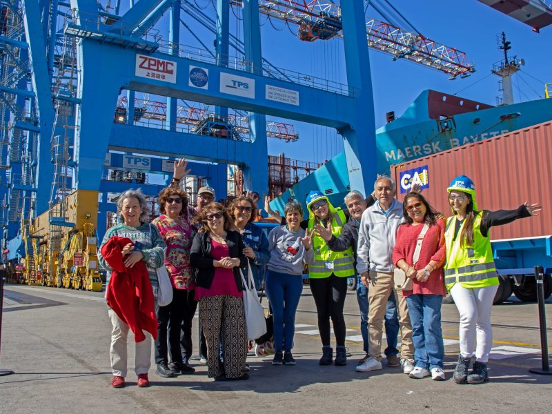 Voluntarios del comedor solidario de La Matriz recorrieron el puerto en visita a TPS